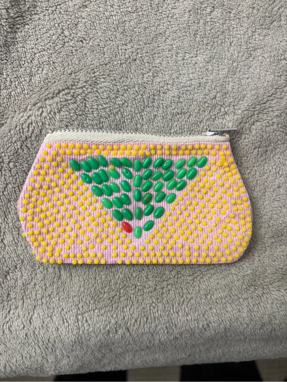 Vintage unbranded plastic-beaded coin purse
